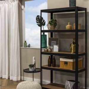 stellingkast in de woonkamer