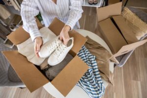 kleding inpakken voor verhuizing